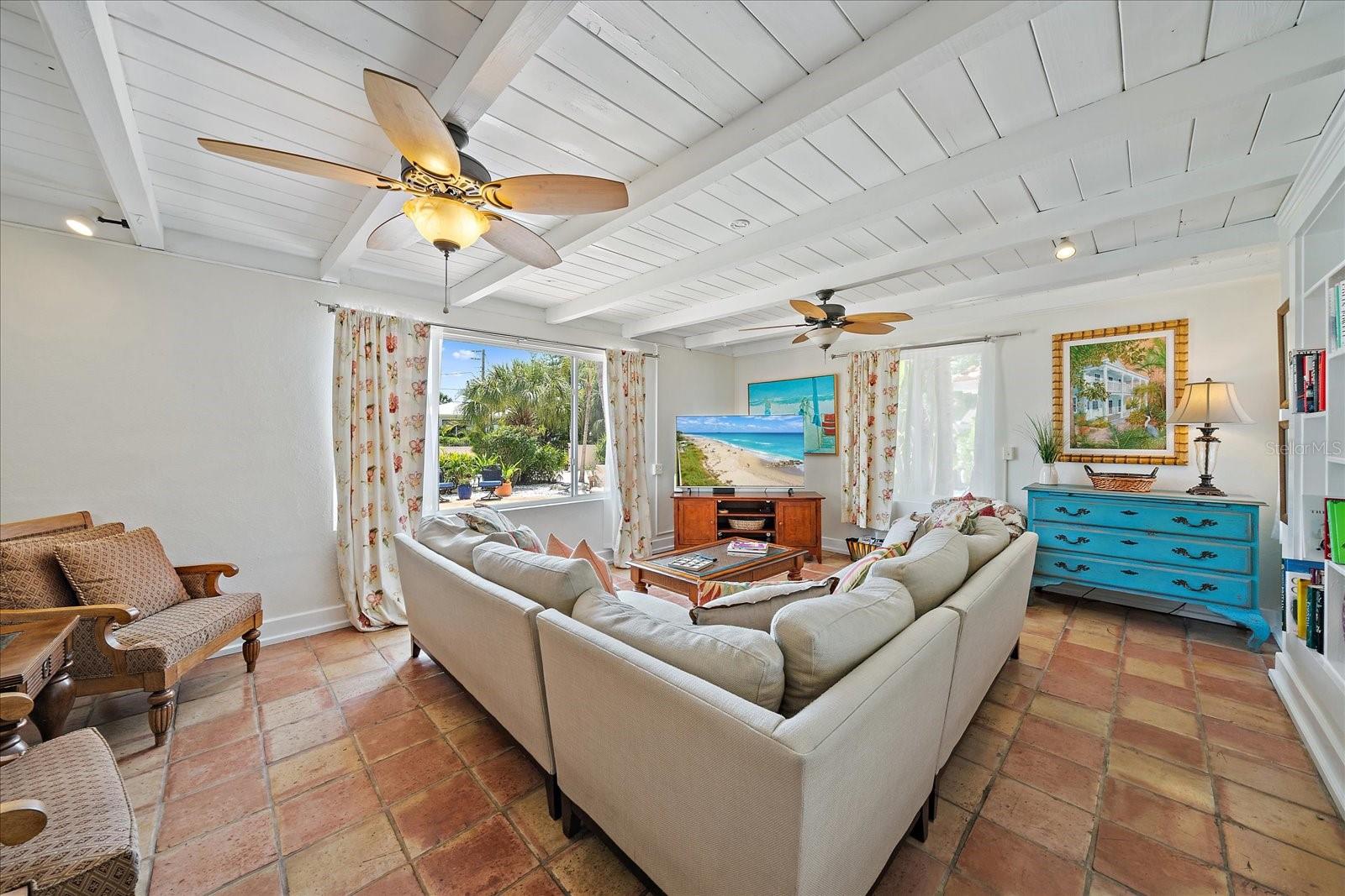 Image 9 of 49 For 1723 Bay Street