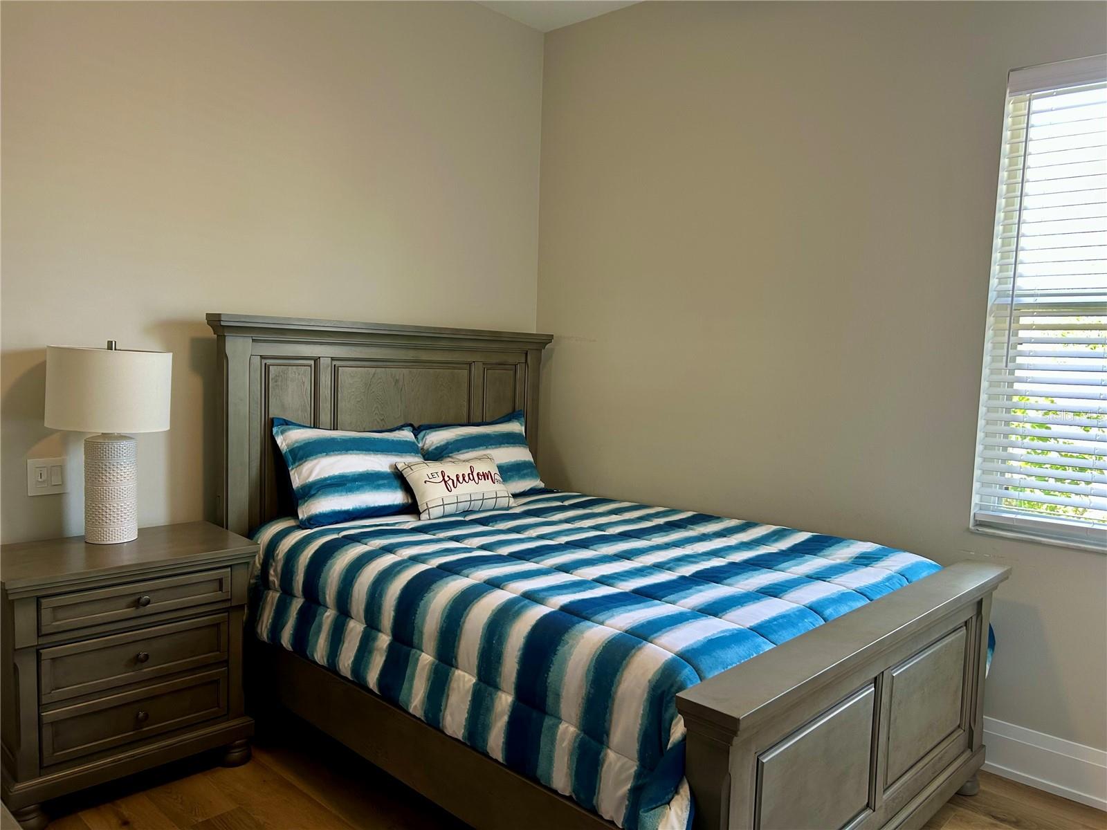 Image 39 of 51 For 7448 39th Court E