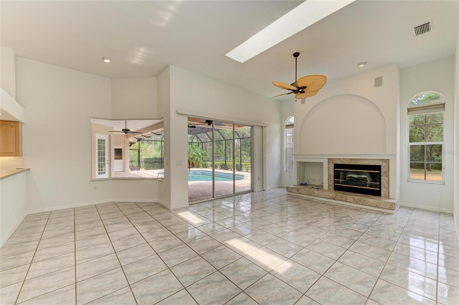 Image 19 of 53 For 5533 Ashley Parkway