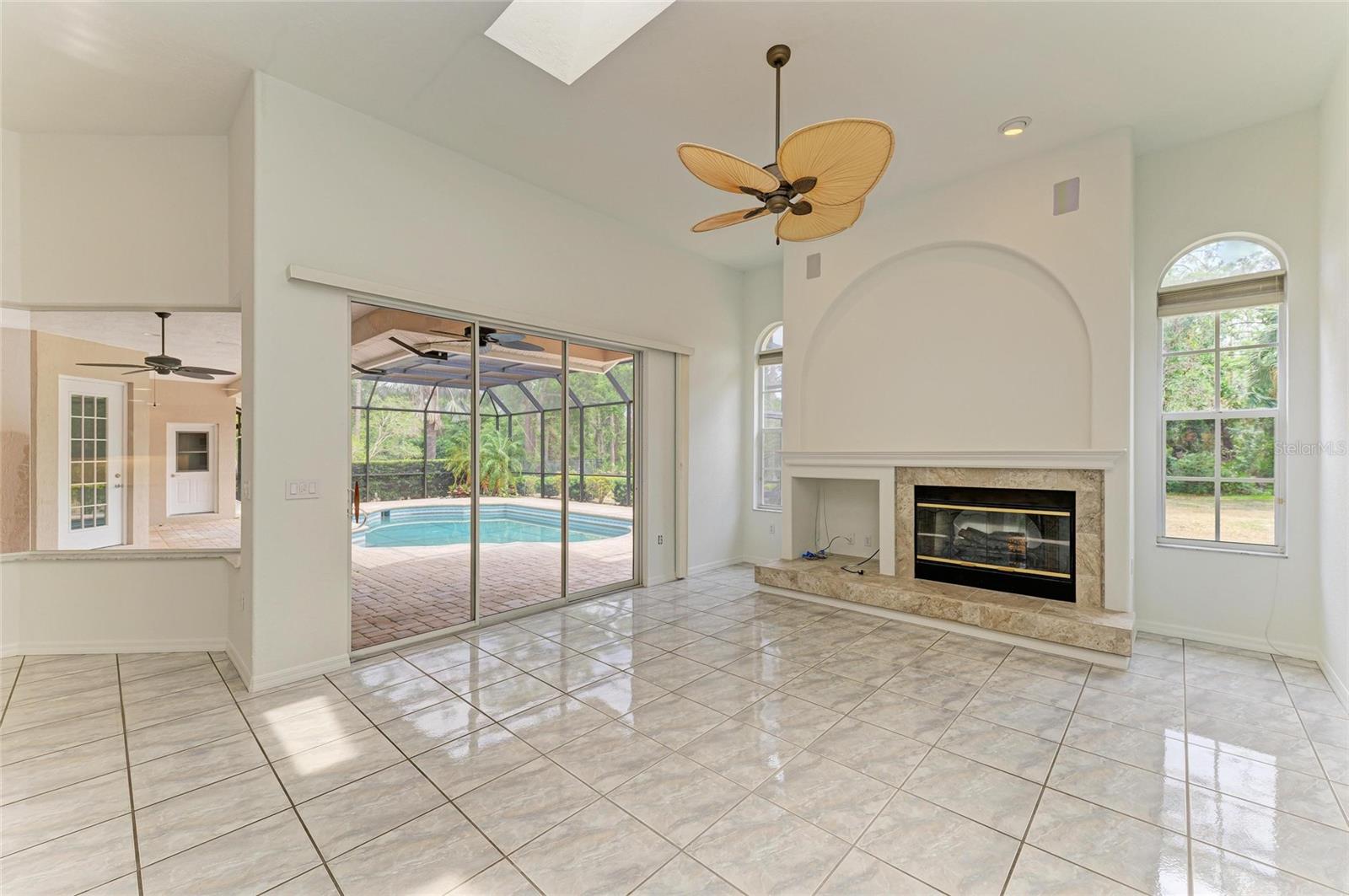 Image 21 of 53 For 5533 Ashley Parkway