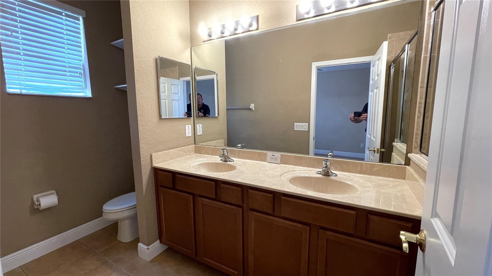Image 14 of 30 For 1418 Summergate Drive