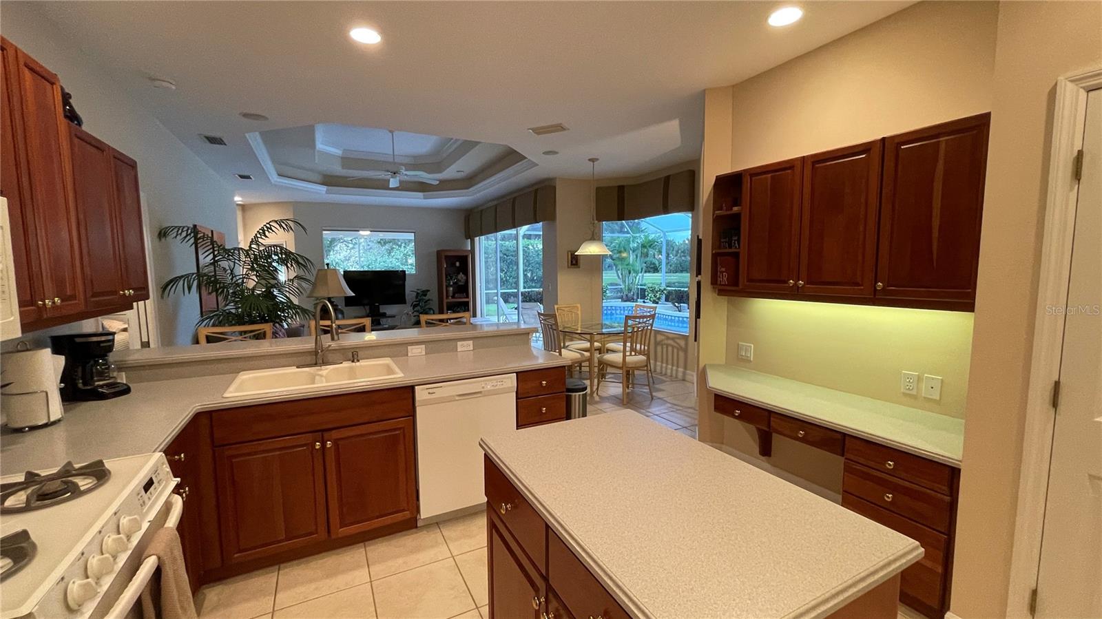 Image 7 of 30 For 6606 Pinefeather Court