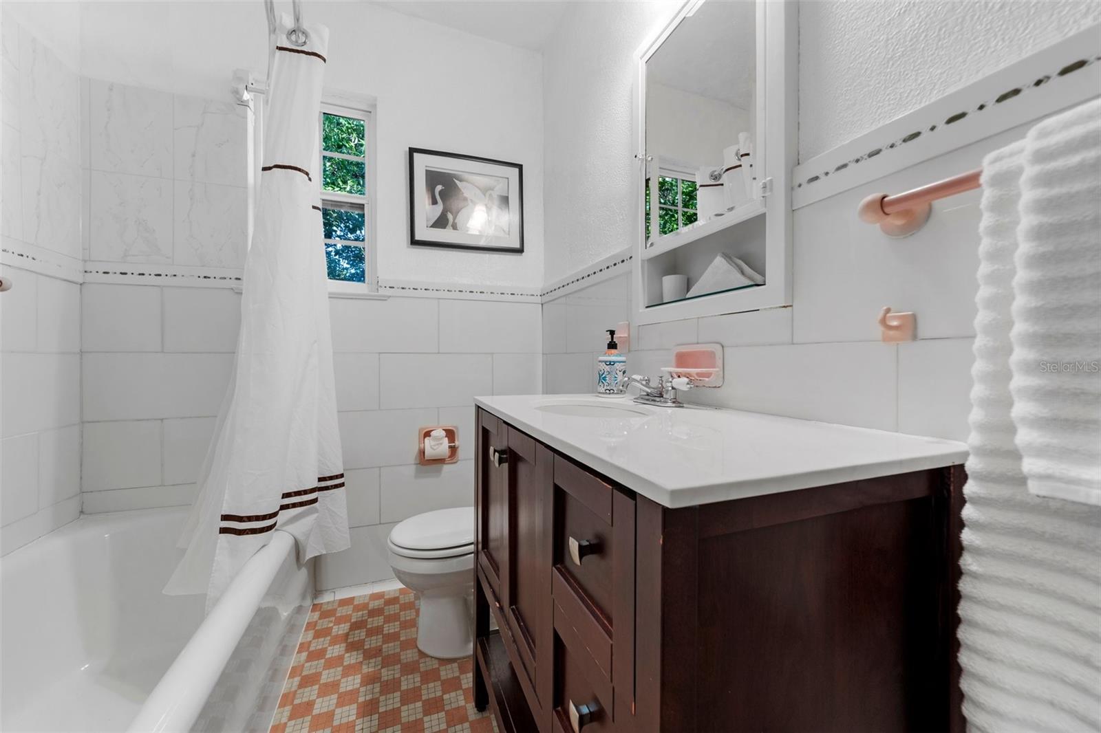 Image 12 of 21 For 344 Lantana Avenue N