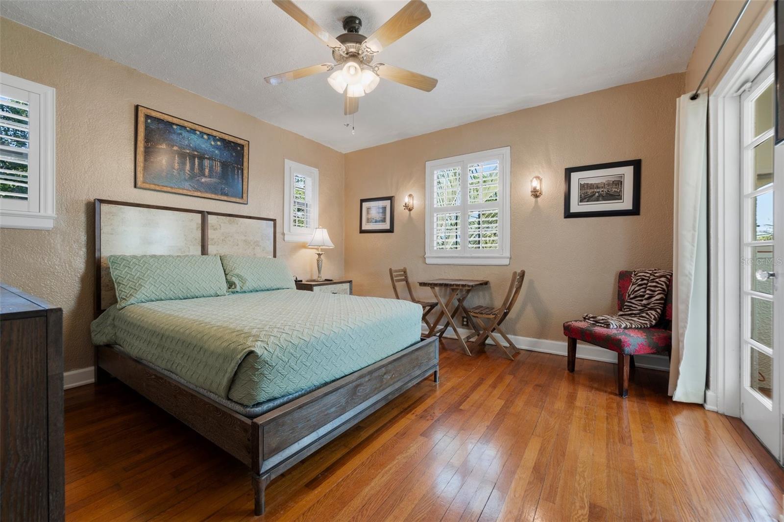 Image 13 of 21 For 344 Lantana Avenue N