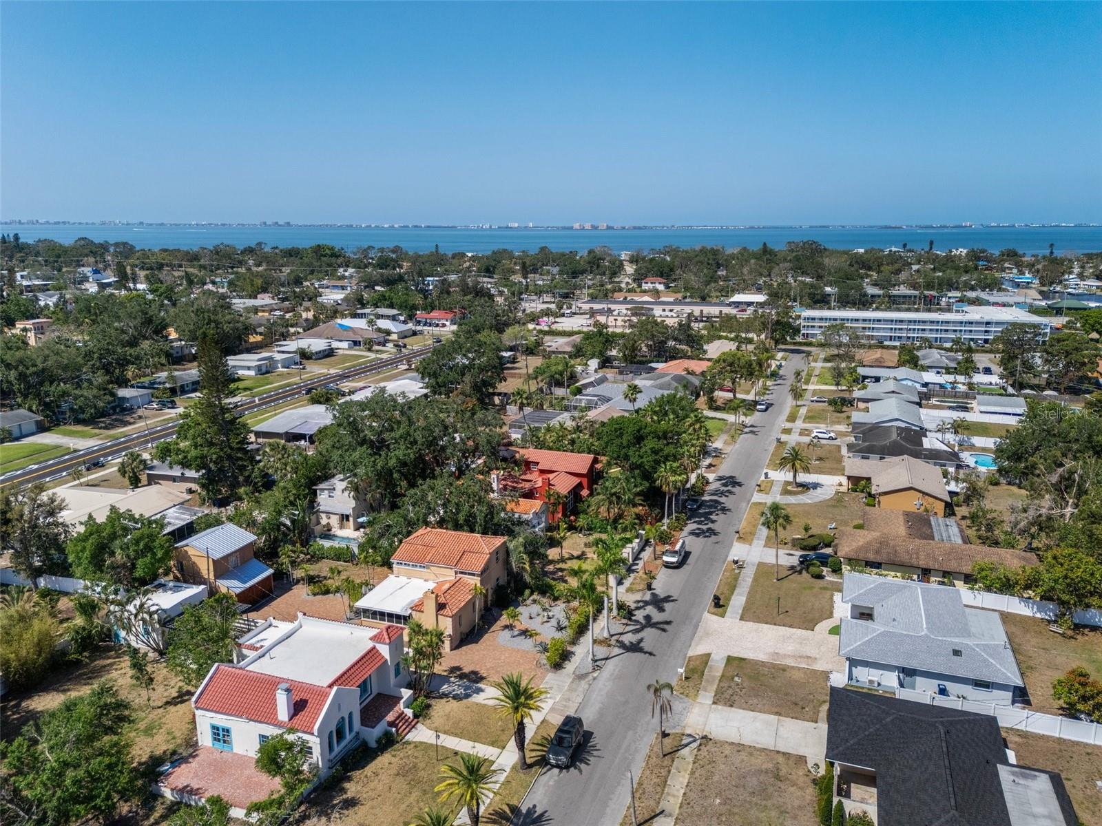 Image 2 of 21 For 344 Lantana Avenue N
