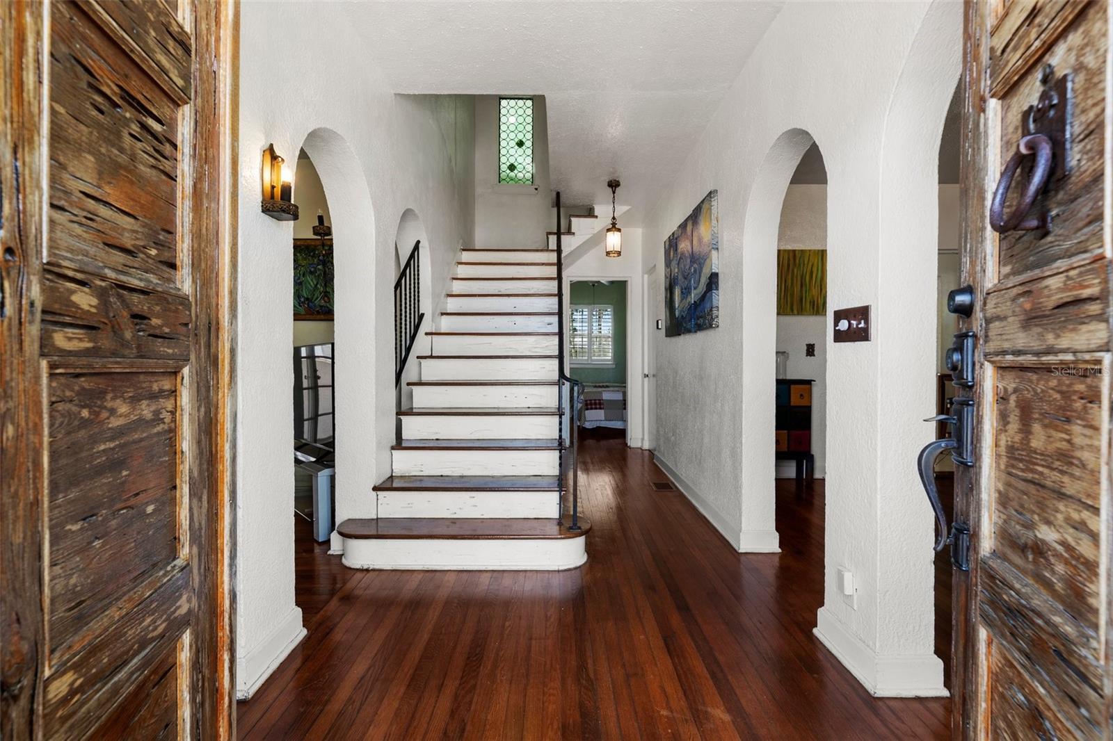 Image 3 of 21 For 344 Lantana Avenue N