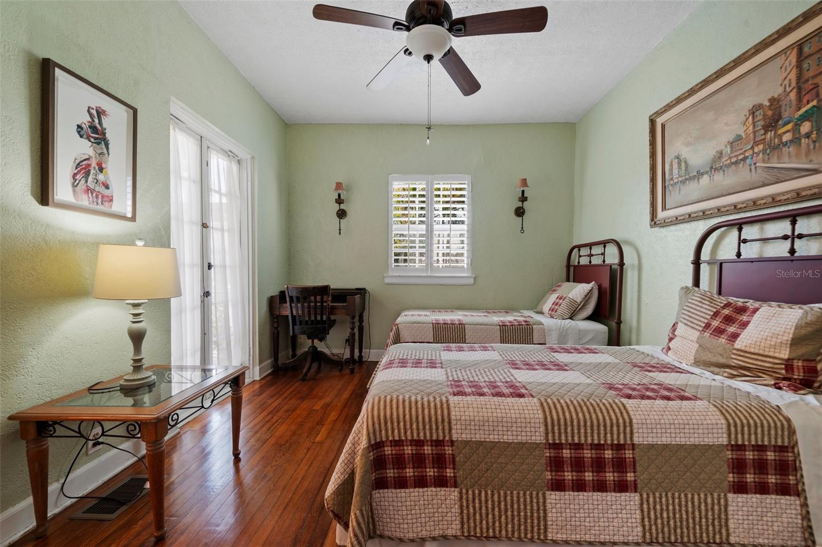 Image 7 of 21 For 344 Lantana Avenue N