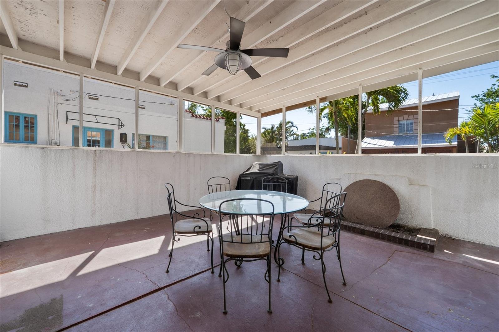 Image 9 of 21 For 344 Lantana Avenue N