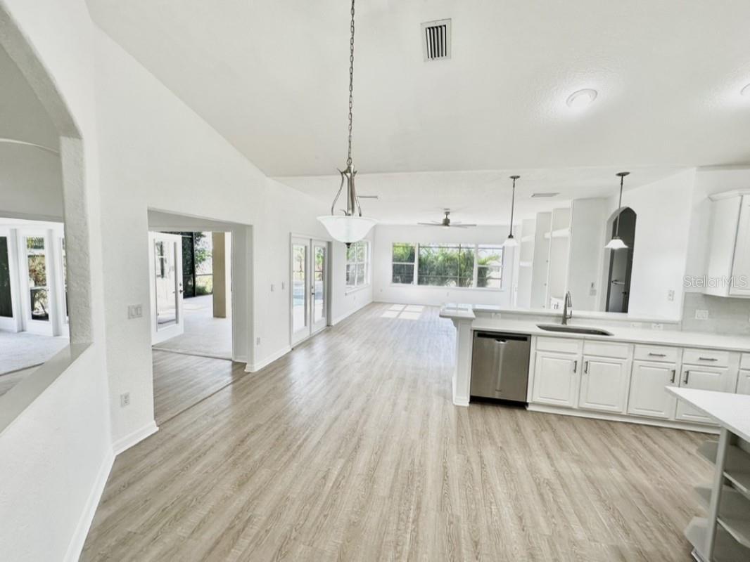 Image 5 of 29 For 9632 Spring Lake Drive