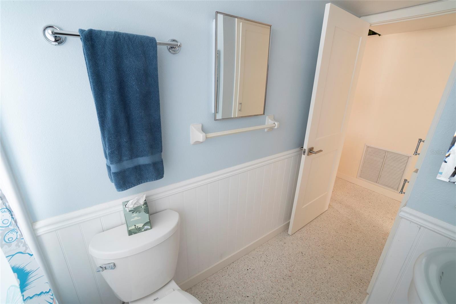 Image 22 of 38 For 817 Harbor Drive S