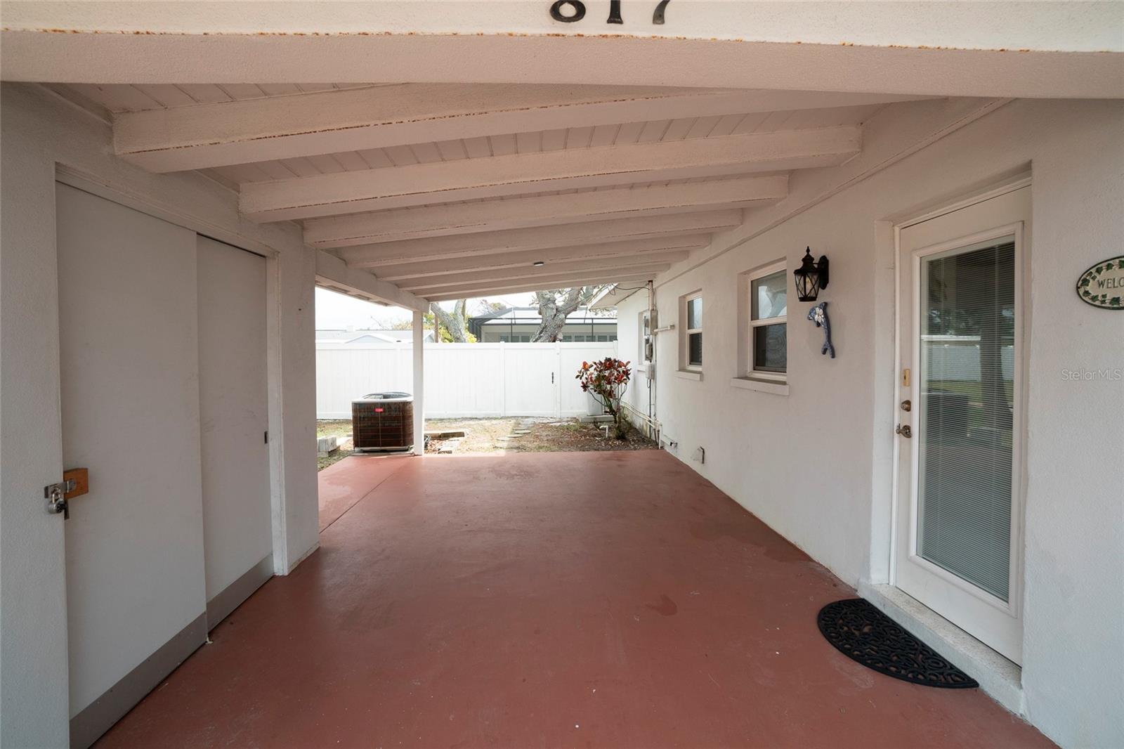 Image 4 of 38 For 817 Harbor Drive S