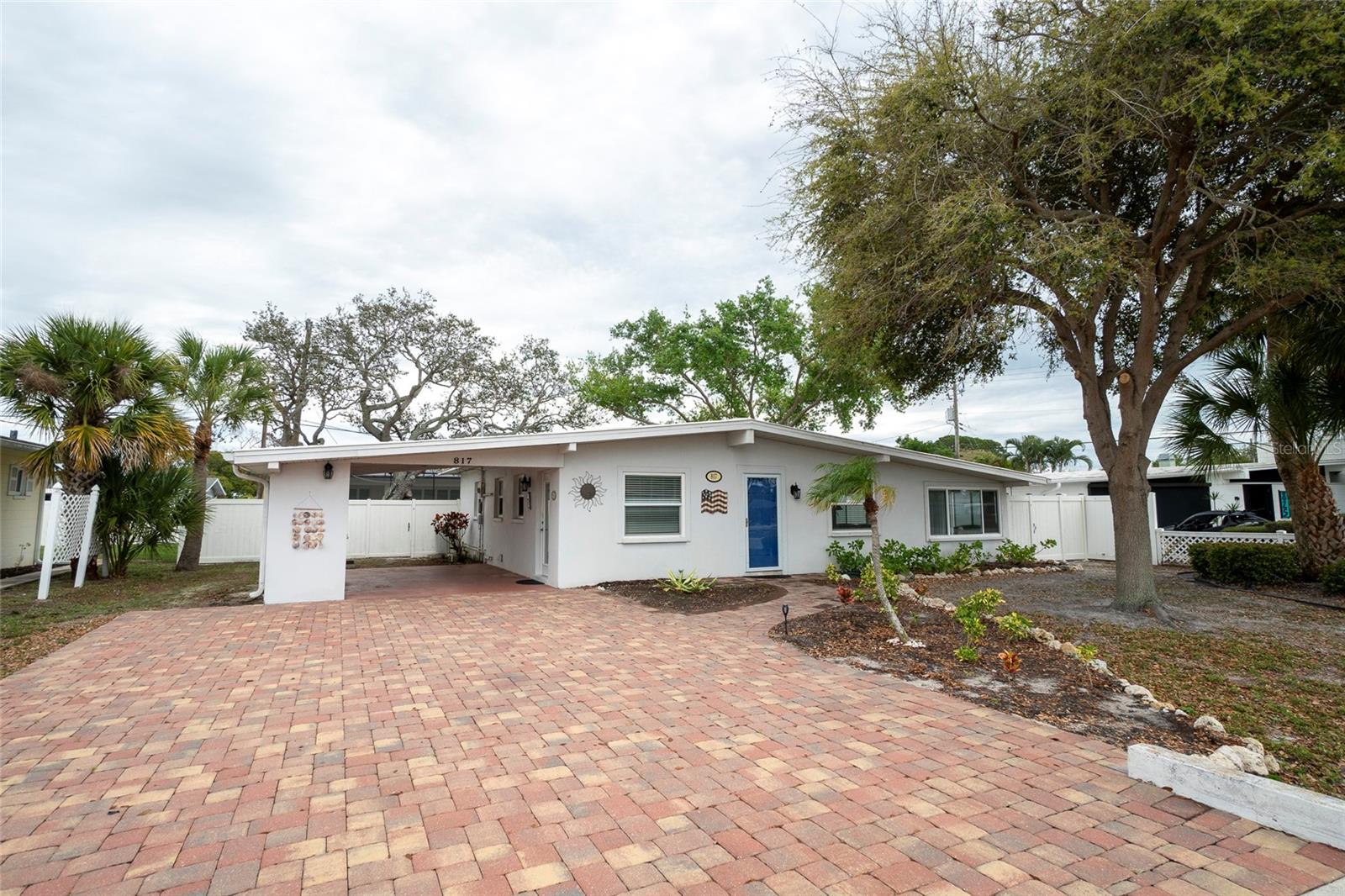 Image 6 of 38 For 817 Harbor Drive S