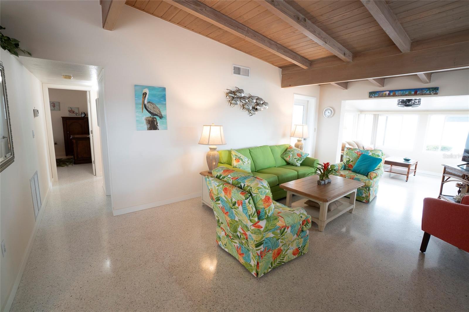 Image 8 of 38 For 817 Harbor Drive S