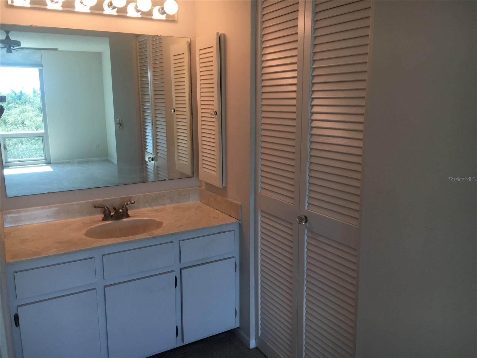 Image 13 of 44 For 1111 Gulfstream Avenue 16c