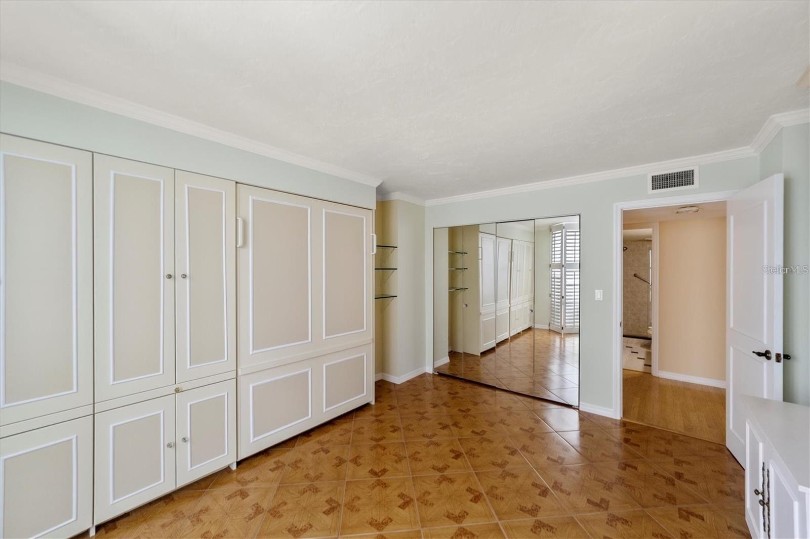 Image 26 of 44 For 1111 Gulfstream Avenue 16c