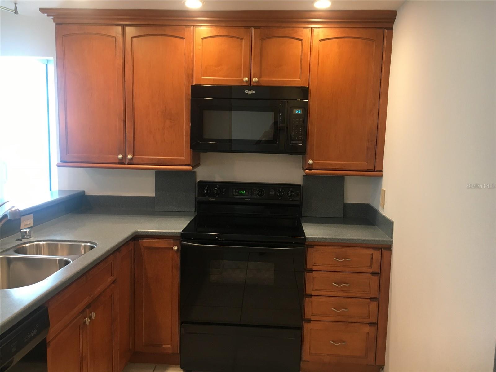 Image 3 of 44 For 1111 Gulfstream Avenue 16c