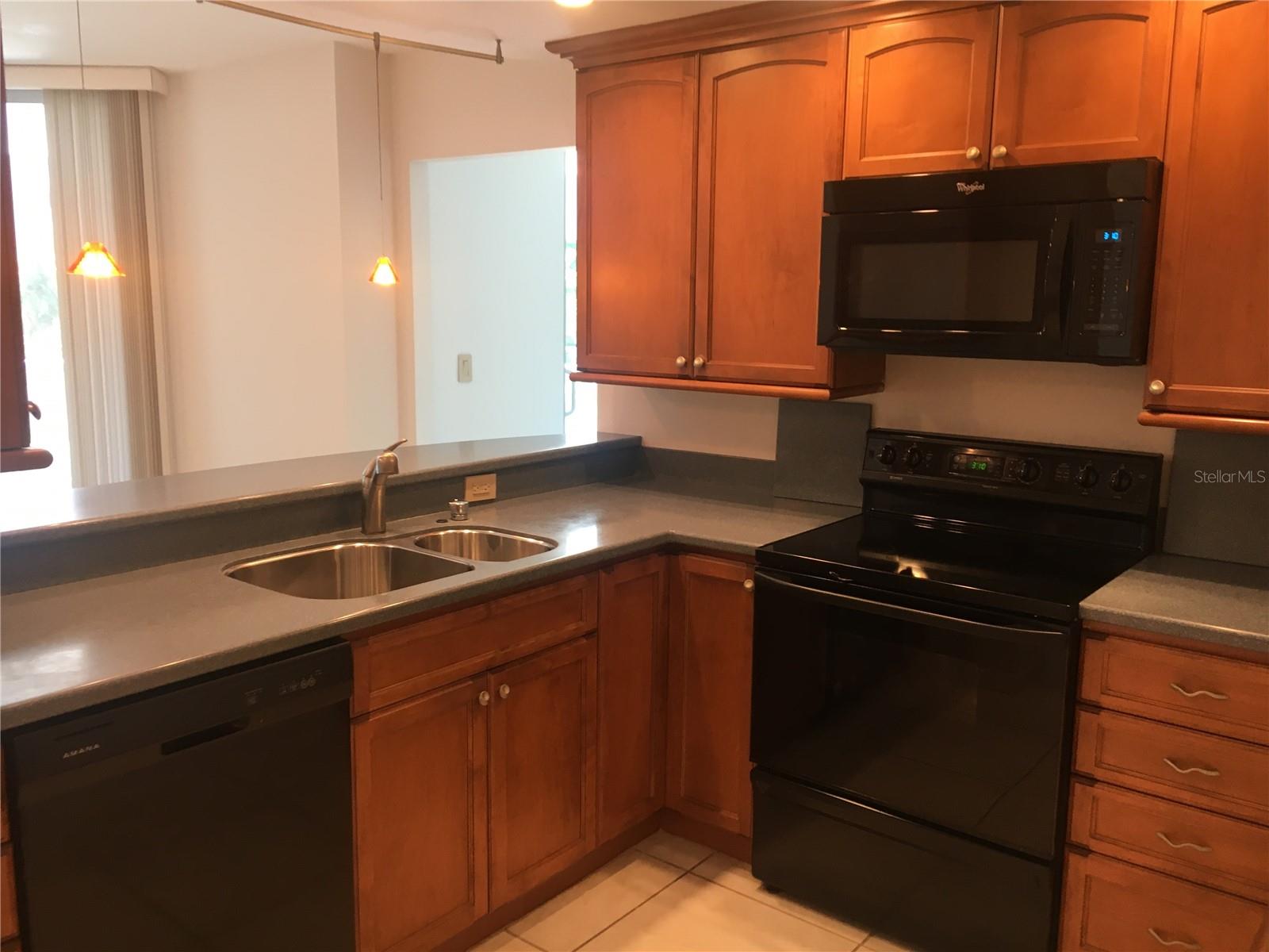Image 4 of 44 For 1111 Gulfstream Avenue 16c