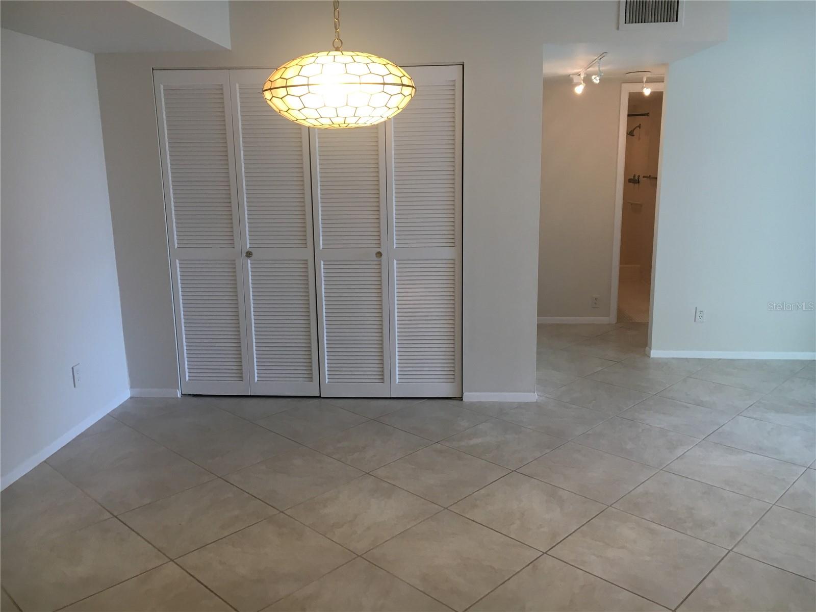 Image 7 of 44 For 1111 Gulfstream Avenue 16c