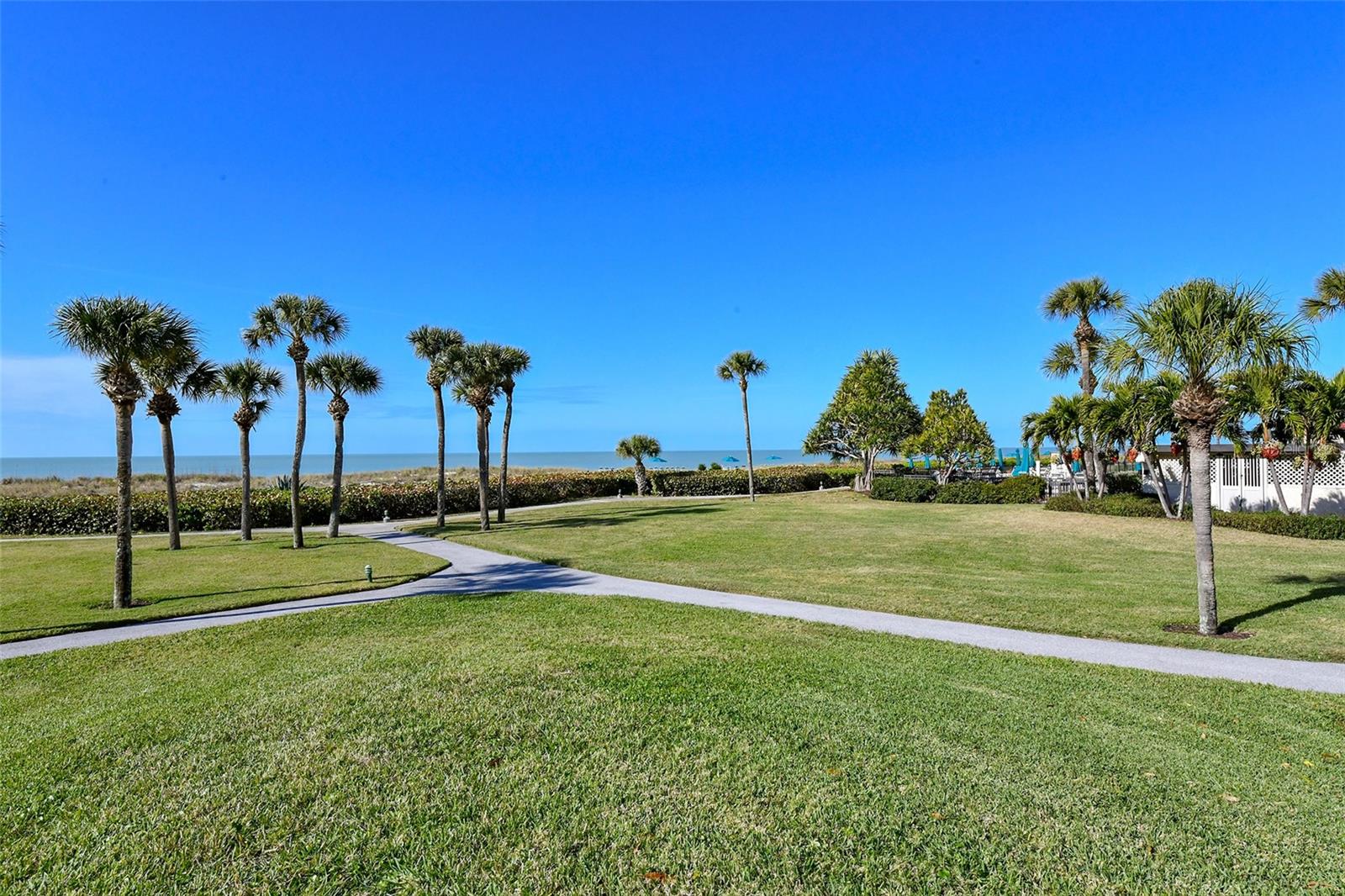 Image 32 of 85 For 1945 Gulf Of Mexico Drive M2-402