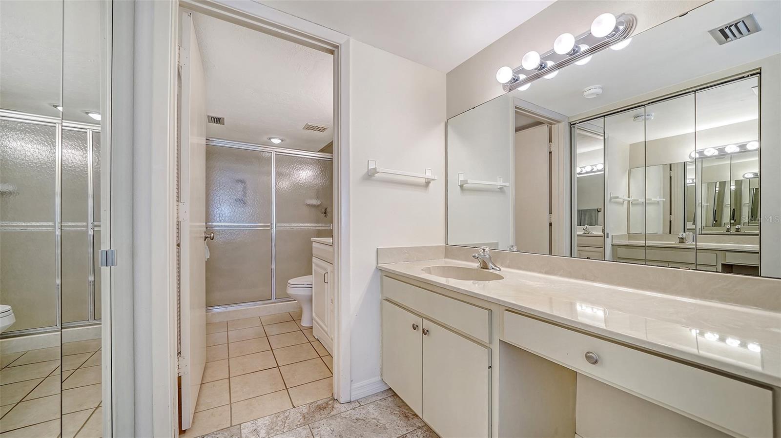 Image 12 of 37 For 5217 Wedgewood Lane 21
