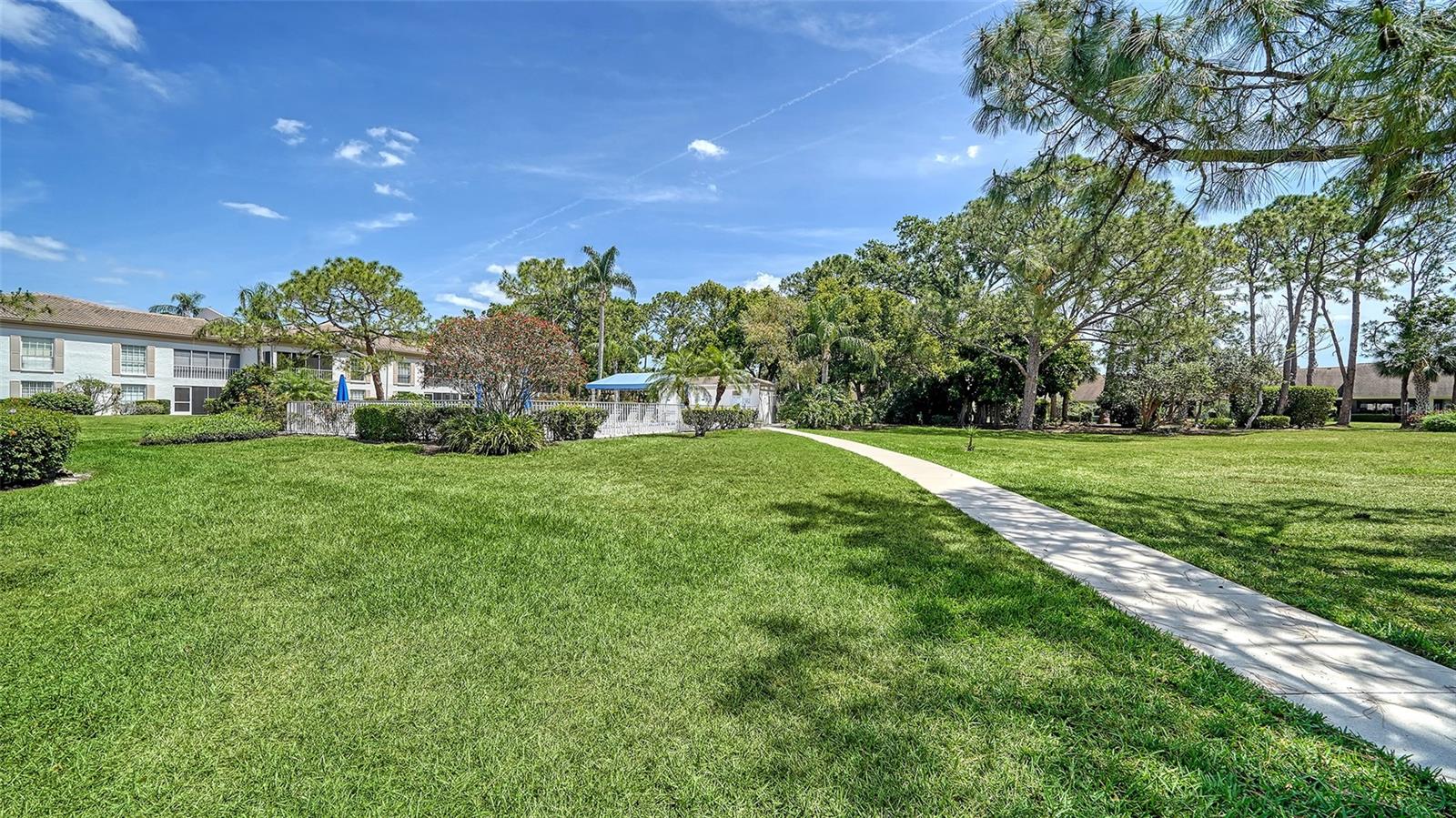 Image 18 of 37 For 5217 Wedgewood Lane 21