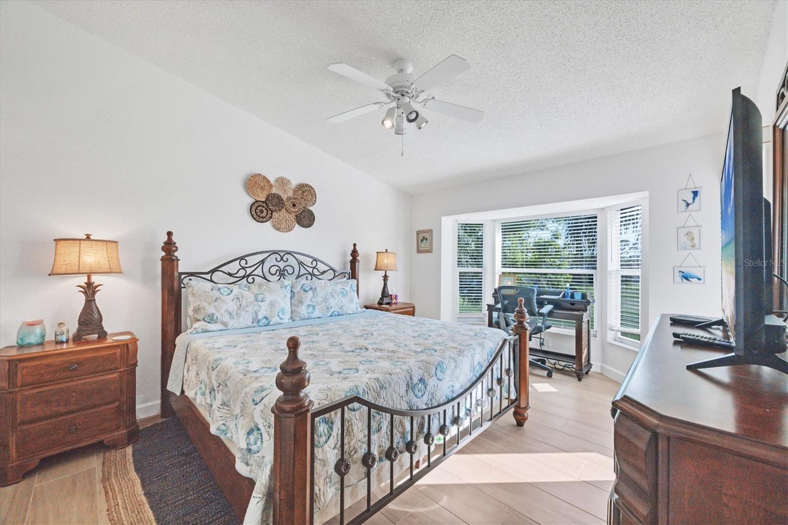 Image 14 of 32 For 9560 High Gate Drive 1622
