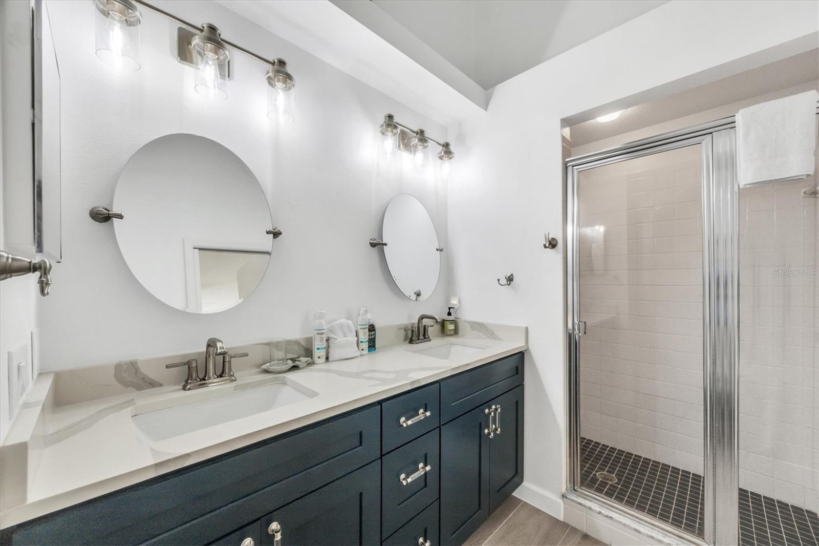 Image 17 of 32 For 9560 High Gate Drive 1622