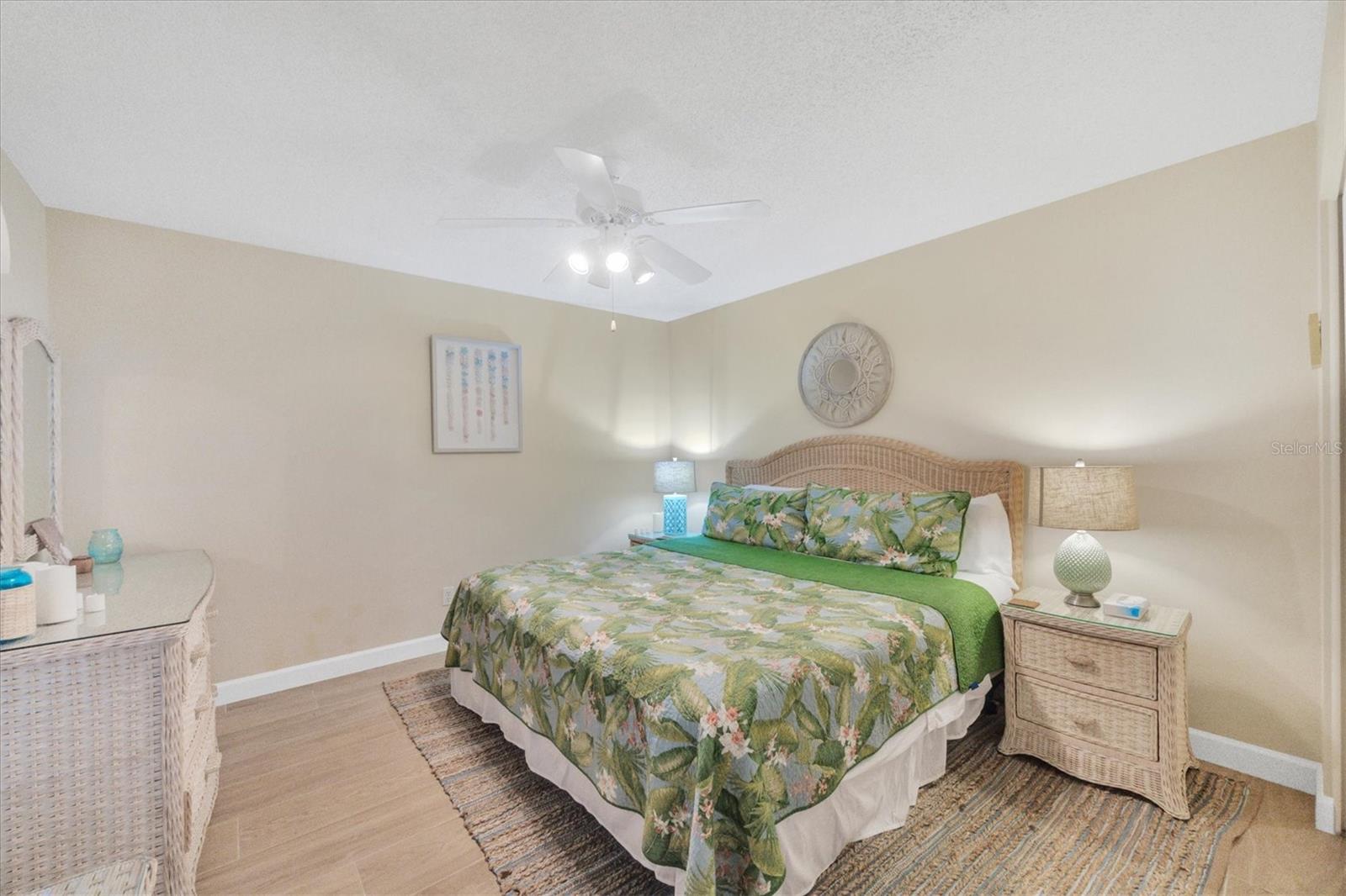 Image 18 of 32 For 9560 High Gate Drive 1622