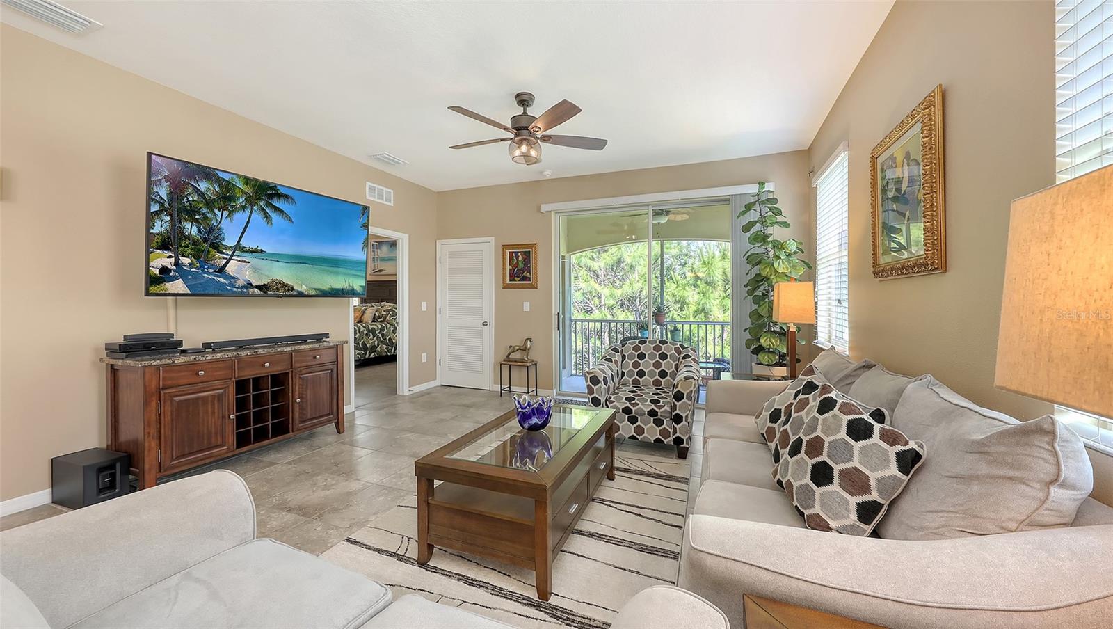 Image 14 of 58 For 8352 Enclave Way 104