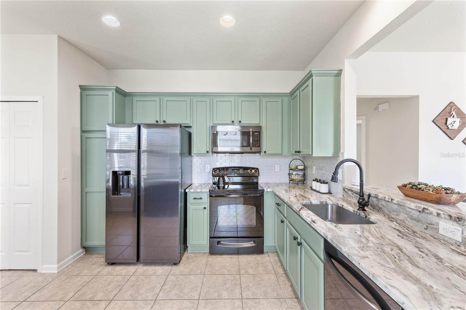 Image 7 of 42 For 9840 50th Street Circle E