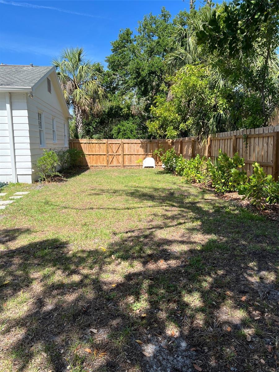Image 31 of 37 For 4704 Winchester Drive
