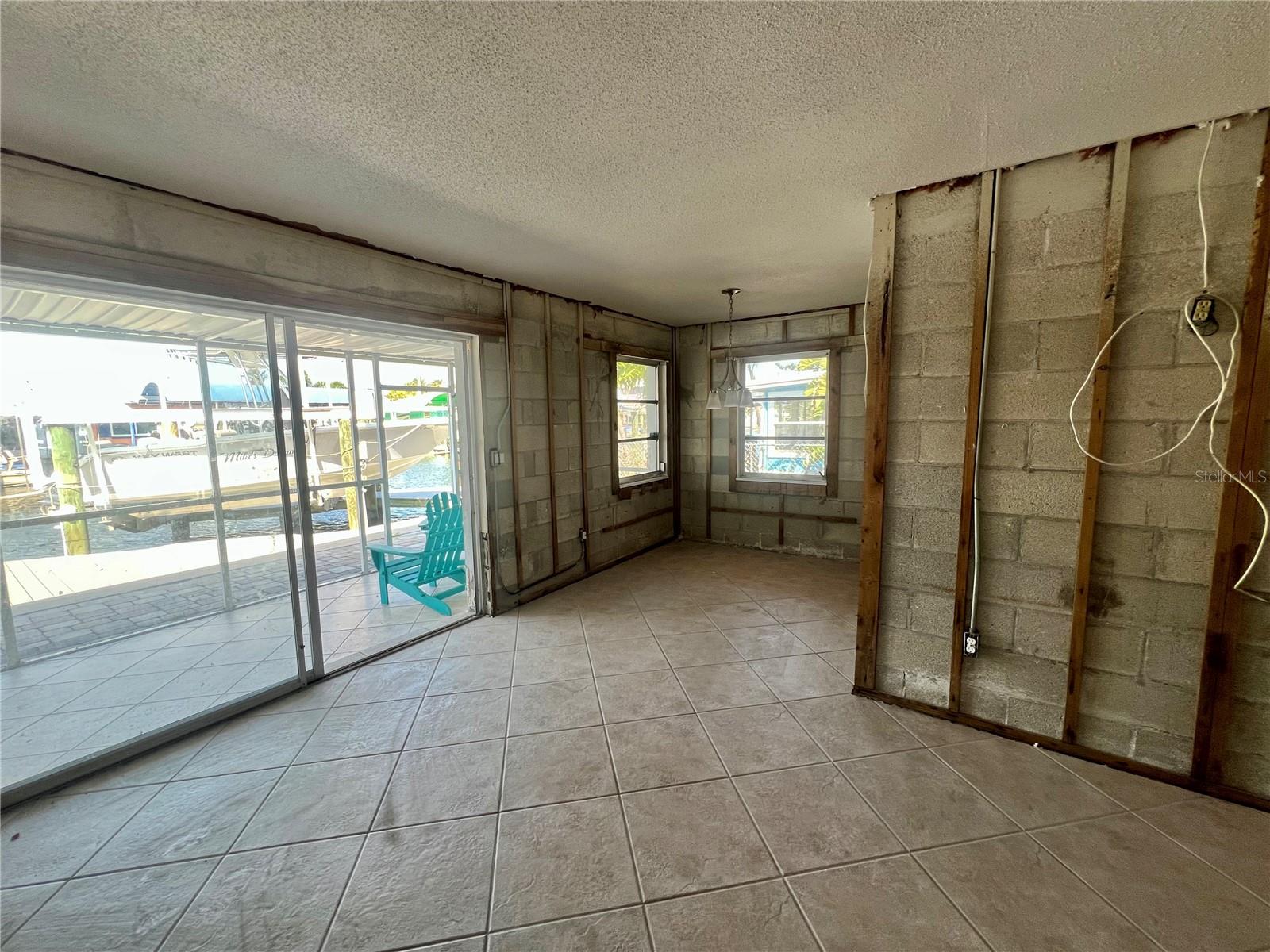 Image 31 of 43 For 11476 May Street