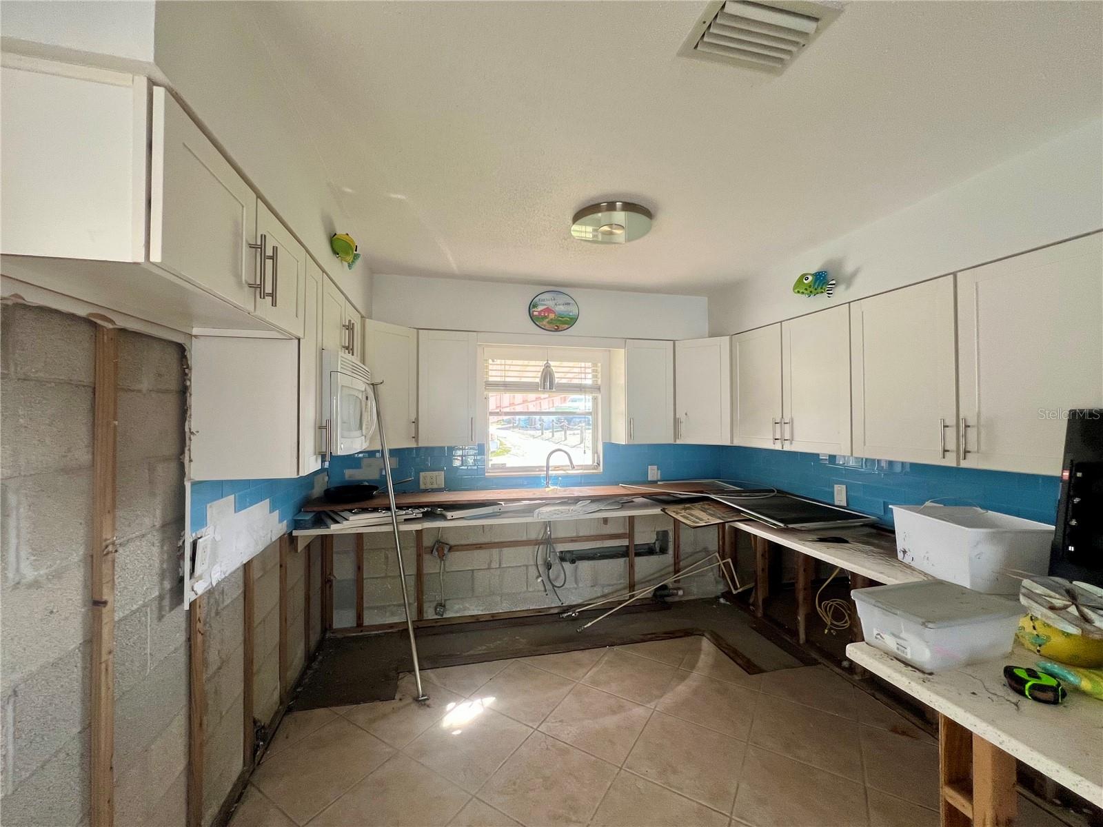 Image 32 of 43 For 11476 May Street