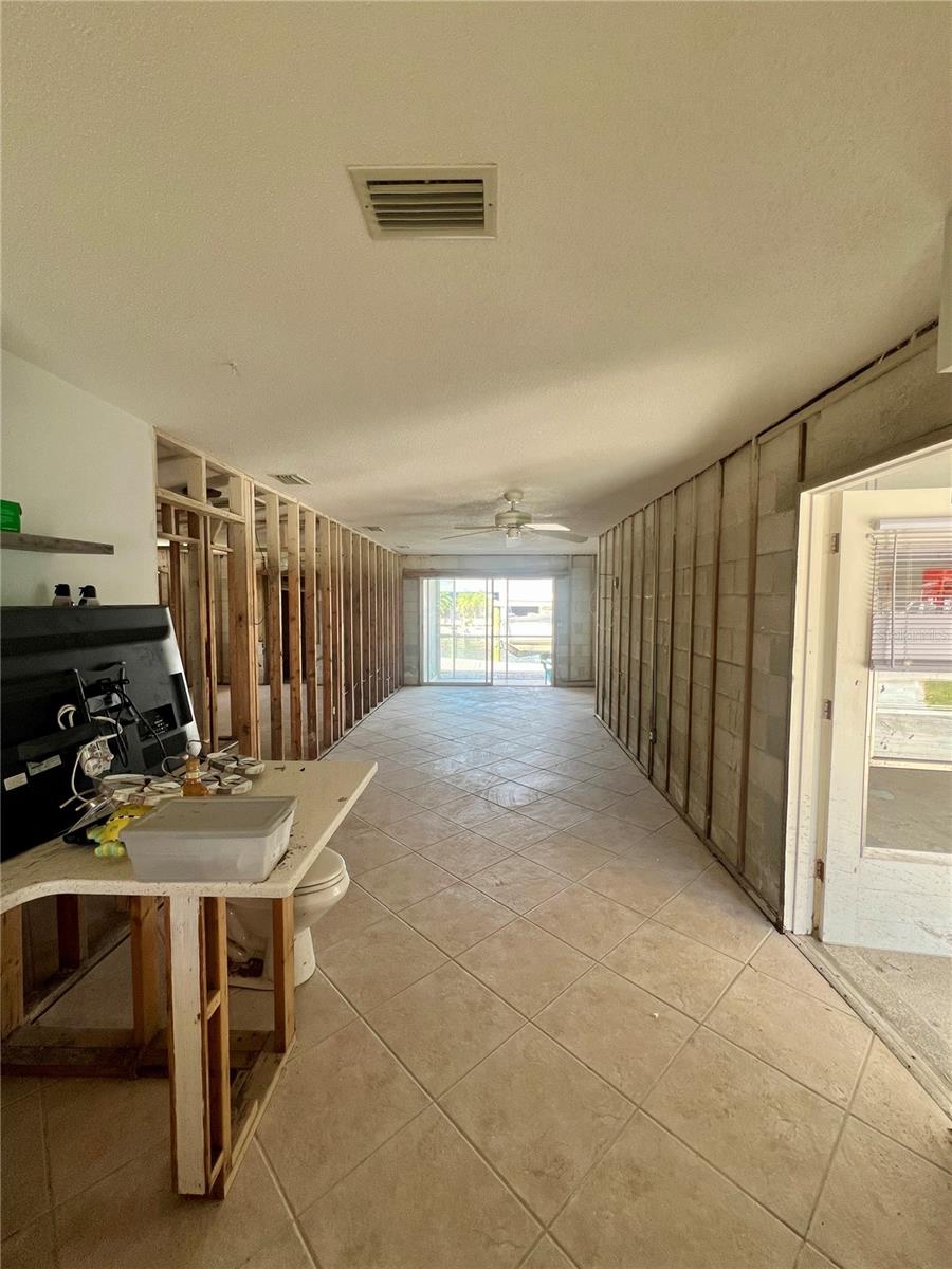 Image 33 of 43 For 11476 May Street