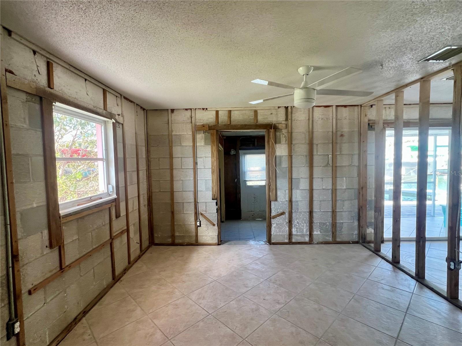 Image 39 of 43 For 11476 May Street