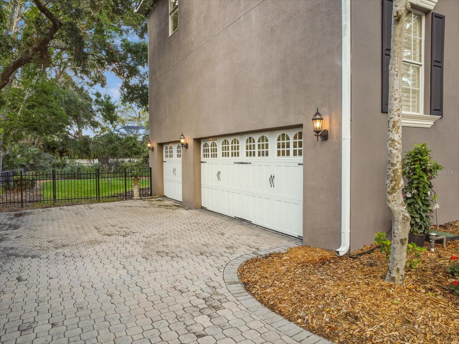 Image 11 of 55 For 5716 Bayshore Boulevard