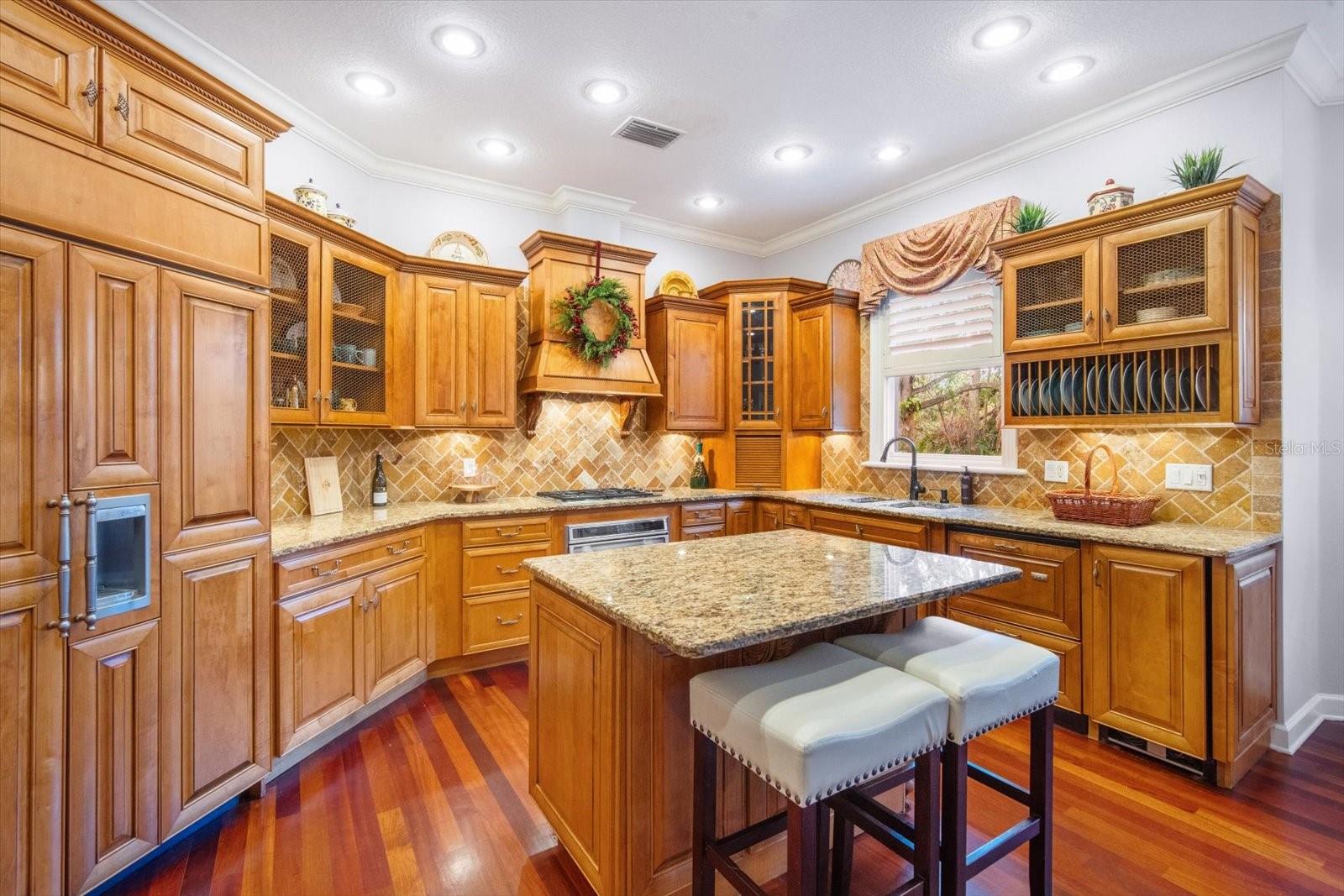 Image 17 of 55 For 5716 Bayshore Boulevard