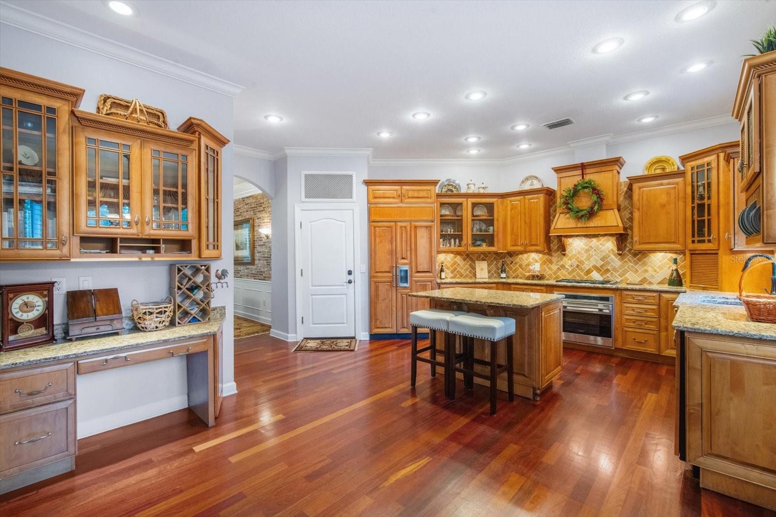 Image 18 of 55 For 5716 Bayshore Boulevard