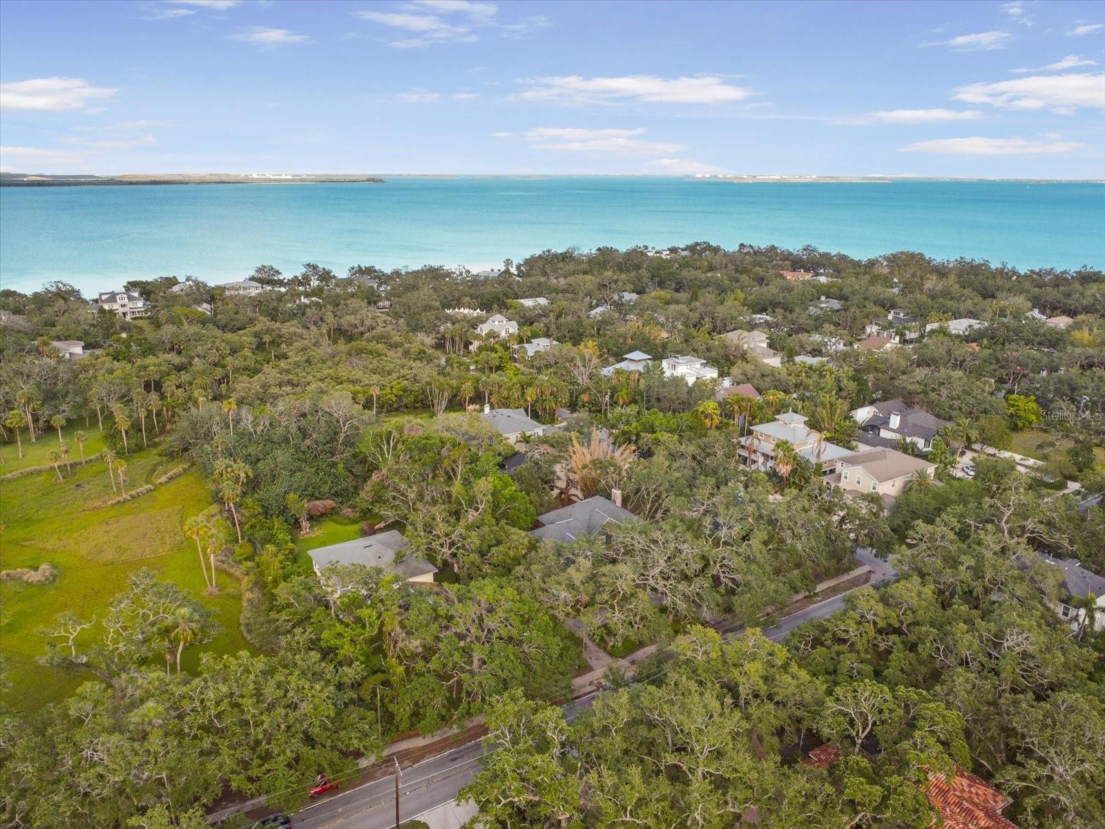 Image 4 of 55 For 5716 Bayshore Boulevard