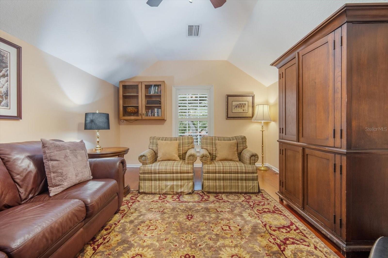 Image 42 of 55 For 5716 Bayshore Boulevard
