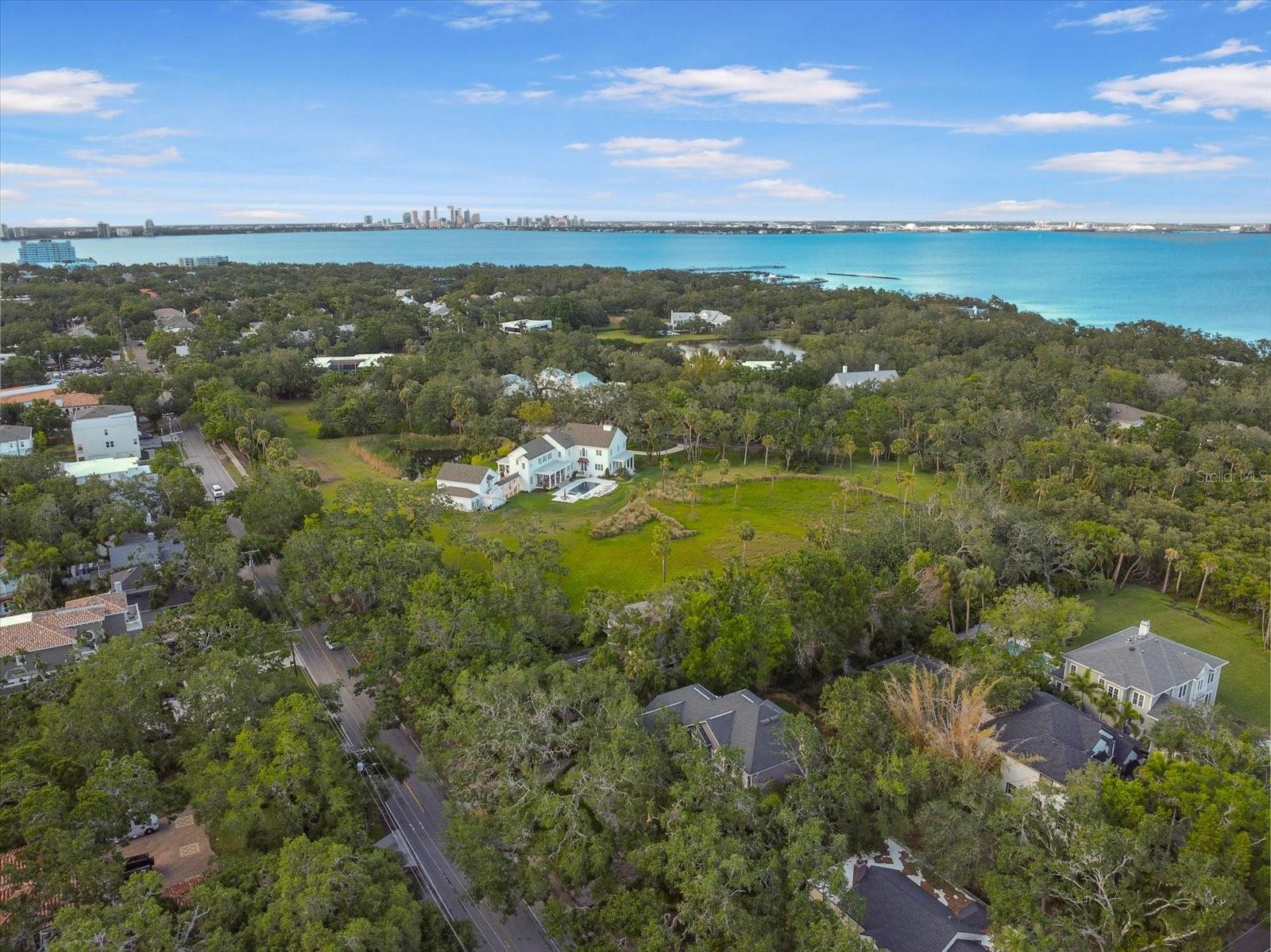 Image 6 of 55 For 5716 Bayshore Boulevard
