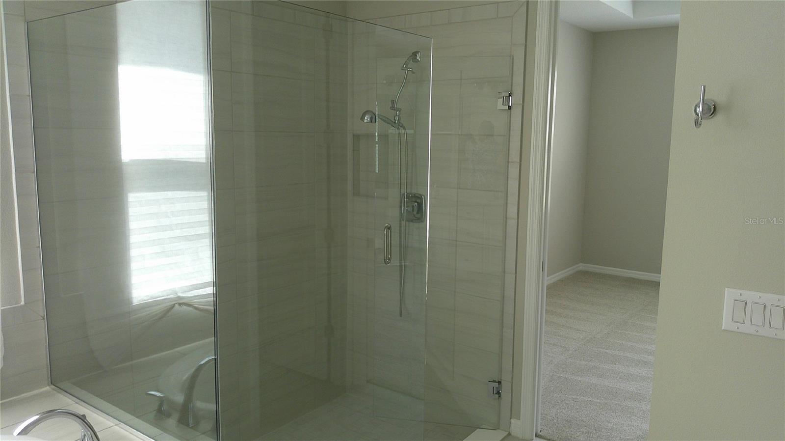 Image 17 of 27 For 9073 Luna Lane