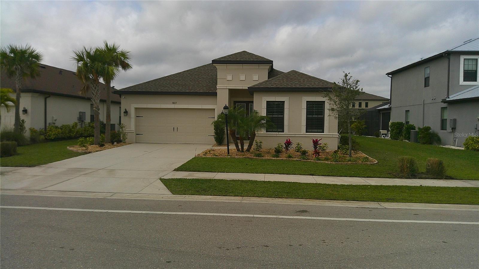 Image 2 of 27 For 9073 Luna Lane