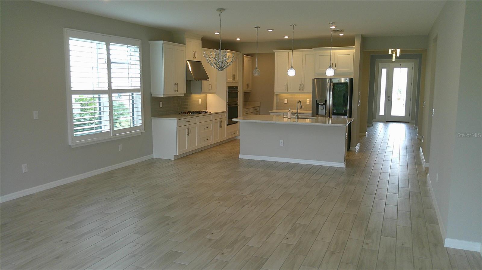Image 4 of 27 For 9073 Luna Lane