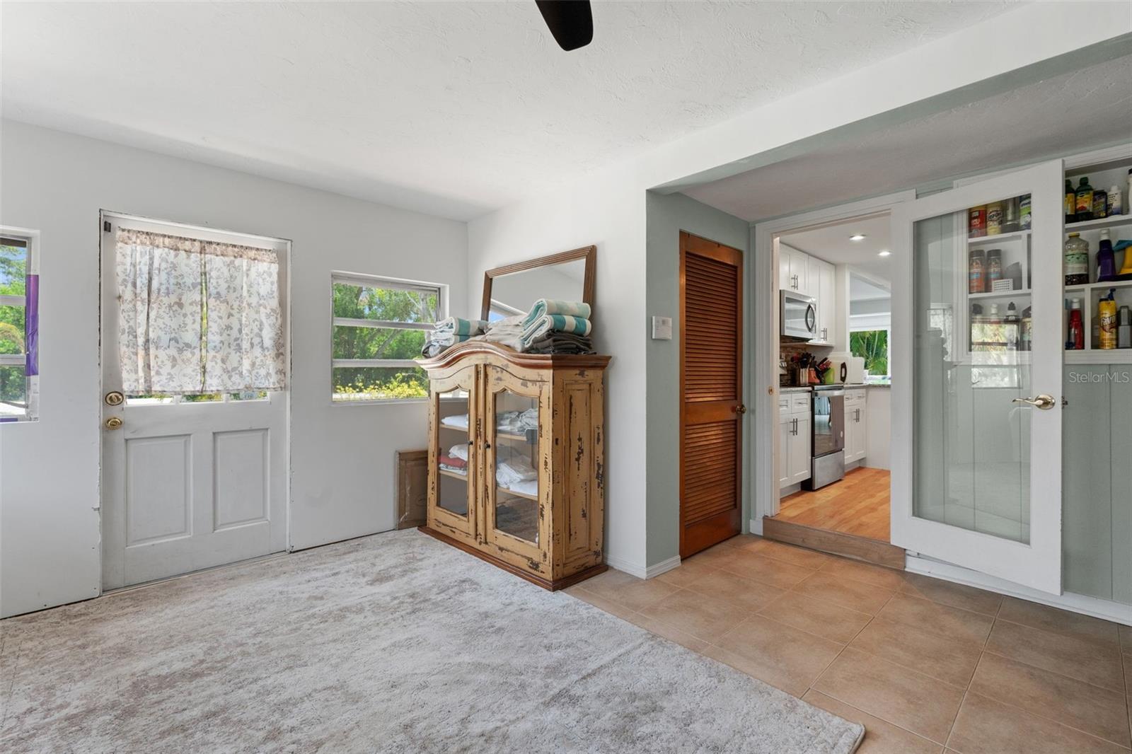 Image 17 of 55 For 2910 49th Street