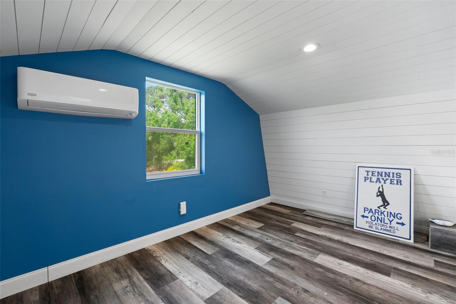 Image 42 of 55 For 2910 49th Street