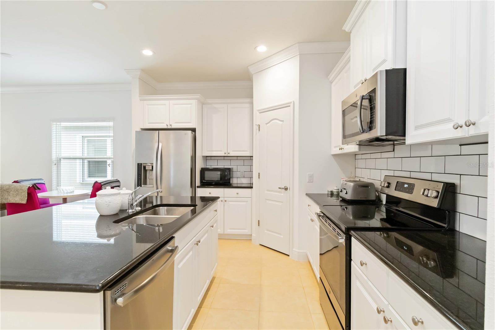 Image 14 of 42 For 7526 Ridgelake Circle
