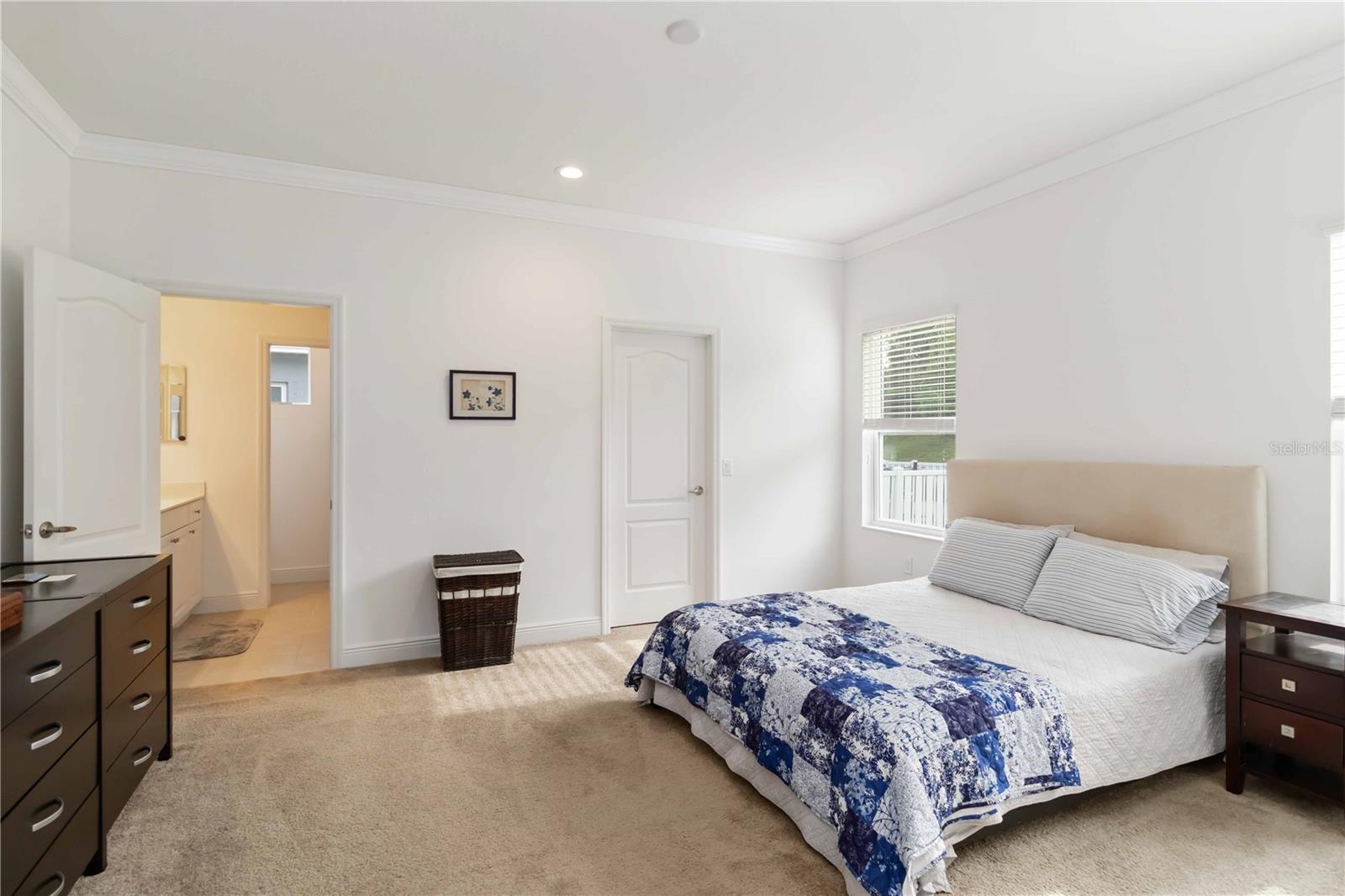 Image 17 of 42 For 7526 Ridgelake Circle