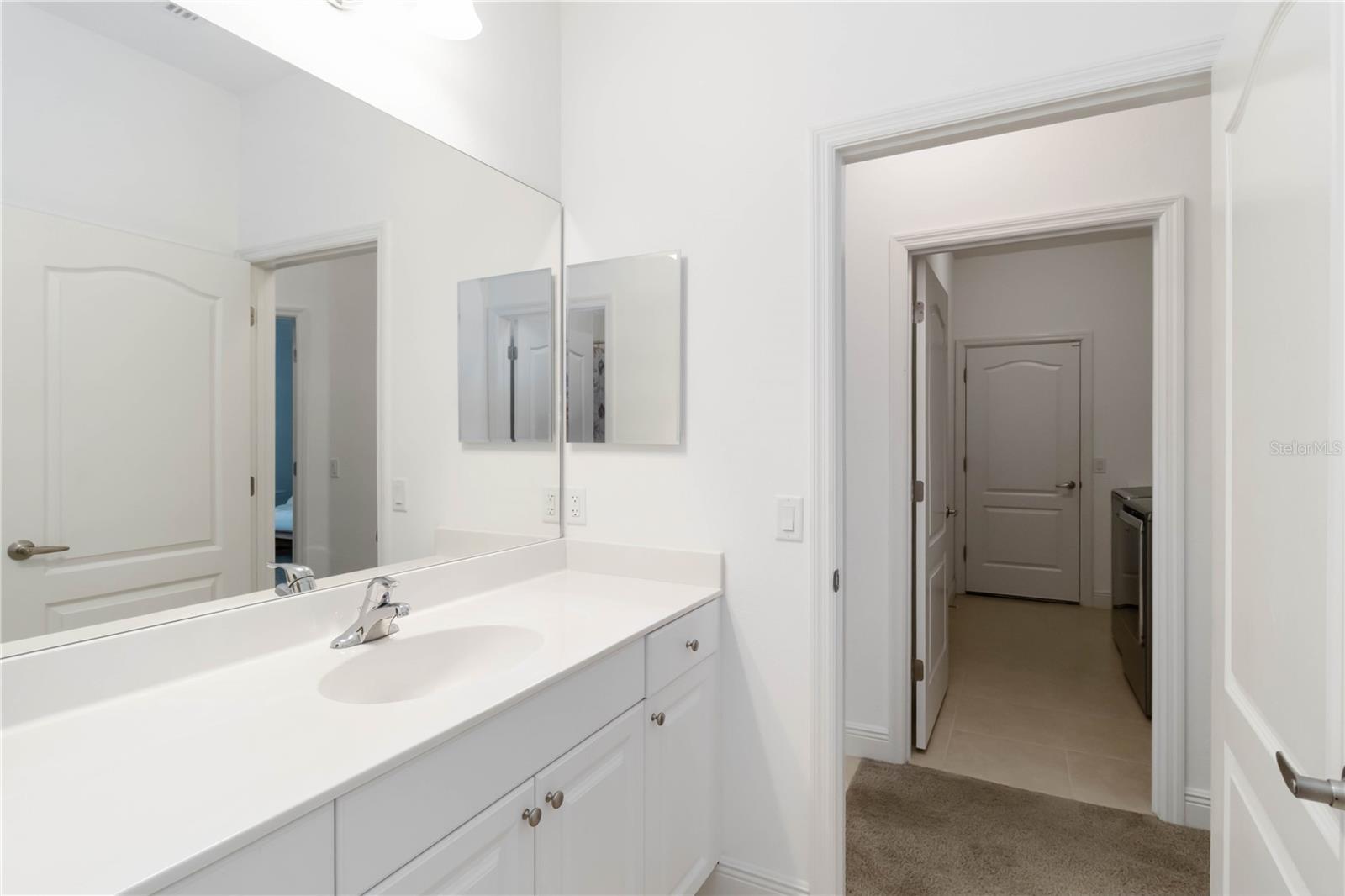 Image 32 of 42 For 7526 Ridgelake Circle