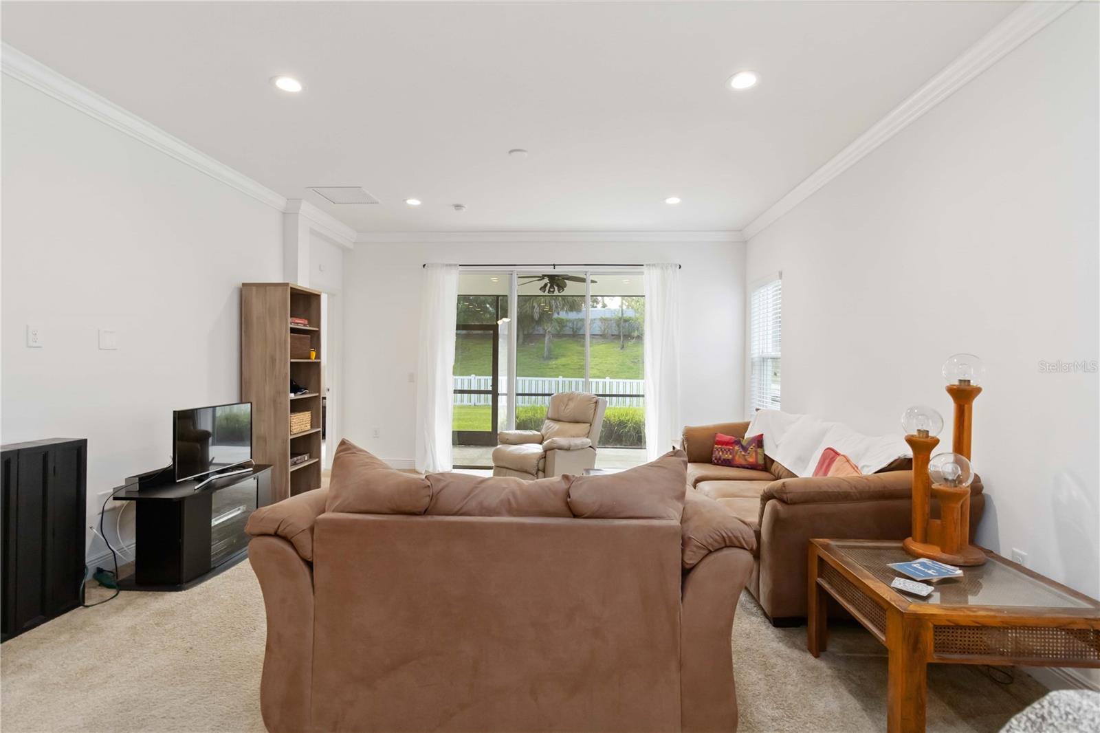 Image 5 of 42 For 7526 Ridgelake Circle